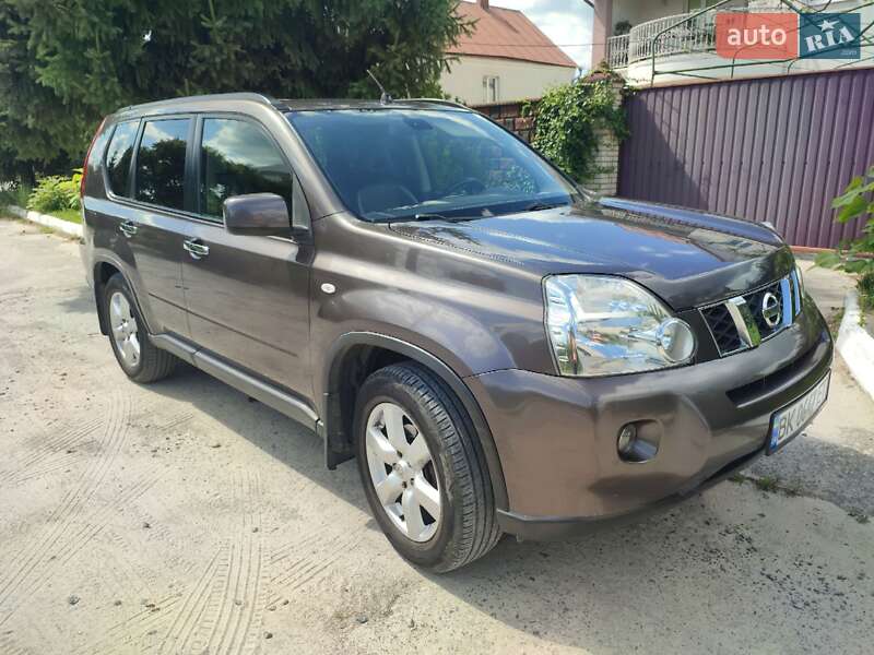 Внедорожник / Кроссовер Nissan X-Trail 2007 в Вараше фото 3 Внедорожник / Кроссовер Nissan X-Trail 2007 в Вараше