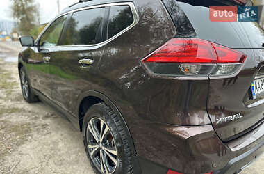 Внедорожник / Кроссовер Nissan X-Trail 2017 в 