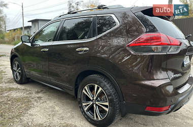 Внедорожник / Кроссовер Nissan X-Trail 2017 в 