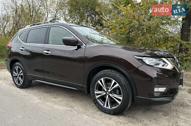 Внедорожник / Кроссовер Nissan X-Trail 2017 в 