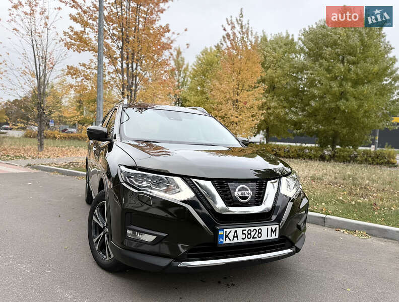 Позашляховик / Кросовер Nissan X-Trail 2017 в Вишневому фото 2 Позашляховик / Кросовер Nissan X-Trail 2017 в Вишневому