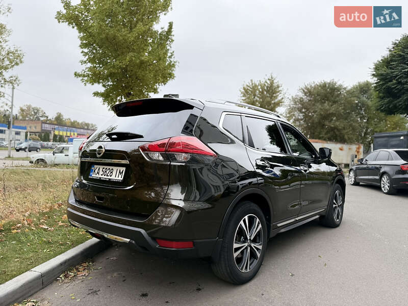 Позашляховик / Кросовер Nissan X-Trail 2017 в Вишневому фото 6 Позашляховик / Кросовер Nissan X-Trail 2017 в Вишневому