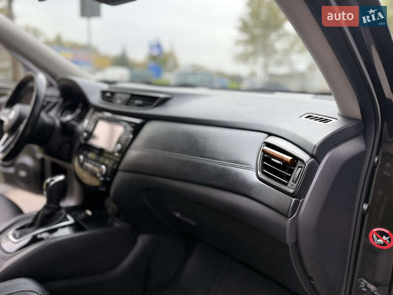 Позашляховик / Кросовер Nissan X-Trail 2017 в Вишневому фото 24 Позашляховик / Кросовер Nissan X-Trail 2017 в Вишневому