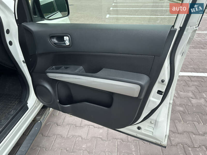 Внедорожник / Кроссовер Nissan X-Trail 2013 в Киеве фото 25 Внедорожник / Кроссовер Nissan X-Trail 2013 в Киеве