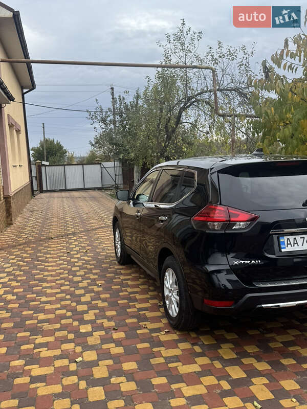 Внедорожник / Кроссовер Nissan X-Trail 2019 в Глухове