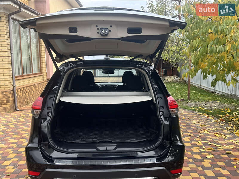 Внедорожник / Кроссовер Nissan X-Trail 2019 в Глухове