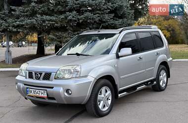 Внедорожник / Кроссовер Nissan X-Trail 2003 в  фото 3 Внедорожник / Кроссовер Nissan X-Trail 2003 в