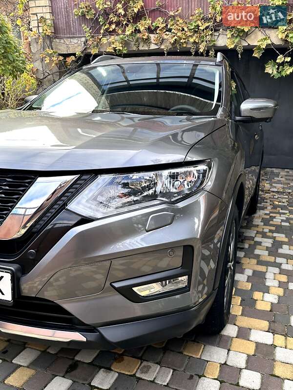 Внедорожник / Кроссовер Nissan X-Trail 2017 в Тернополе