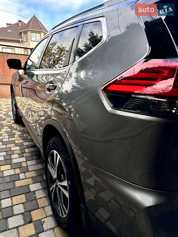 Внедорожник / Кроссовер Nissan X-Trail 2017 в Тернополе