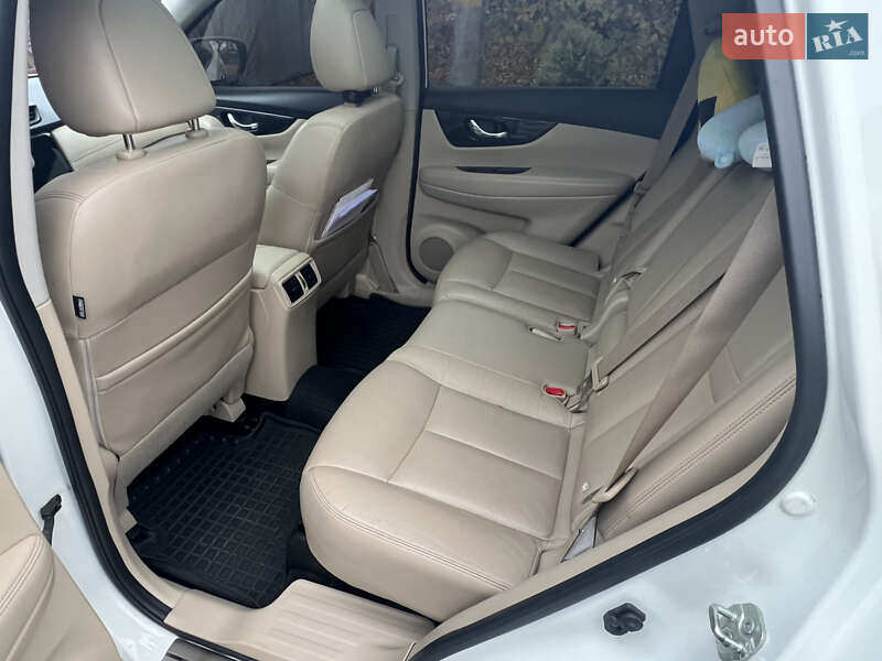 Внедорожник / Кроссовер Nissan X-Trail 2018 в Чернобае