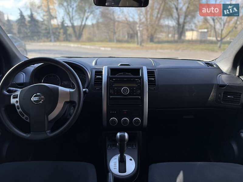 Внедорожник / Кроссовер Nissan X-Trail 2011 в Обухове