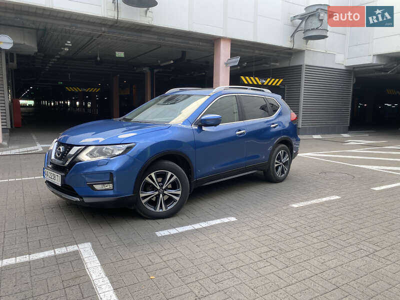 Внедорожник / Кроссовер Nissan X-Trail 2017 в Киеве