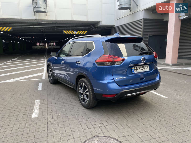 Внедорожник / Кроссовер Nissan X-Trail 2017 в Киеве