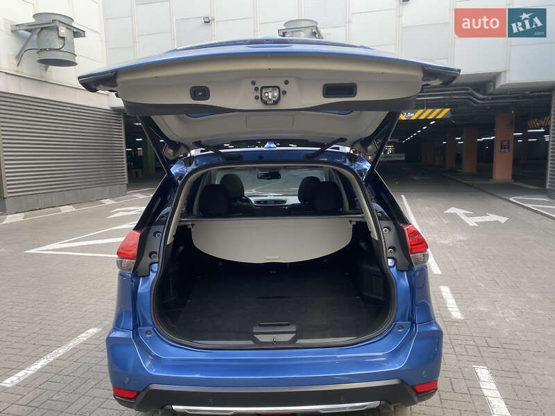 Внедорожник / Кроссовер Nissan X-Trail 2017 в Киеве