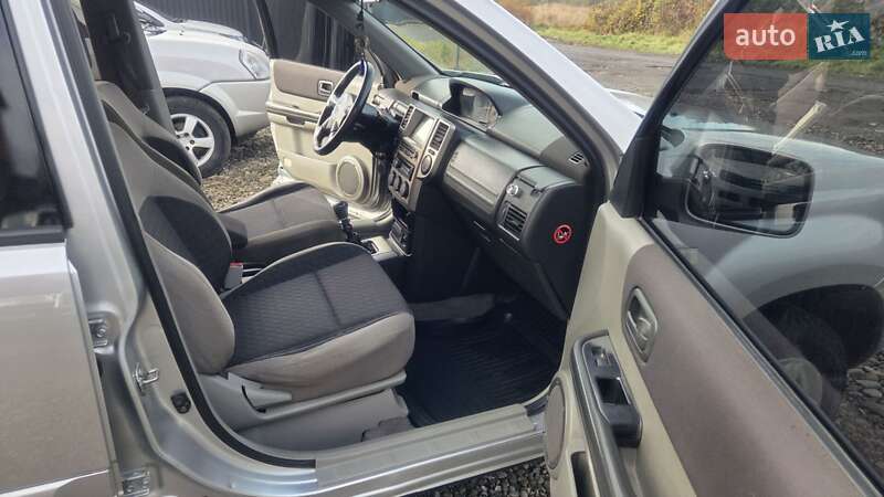 Внедорожник / Кроссовер Nissan X-Trail 2004 в Тячеве фото 9 Внедорожник / Кроссовер Nissan X-Trail 2004 в Тячеве