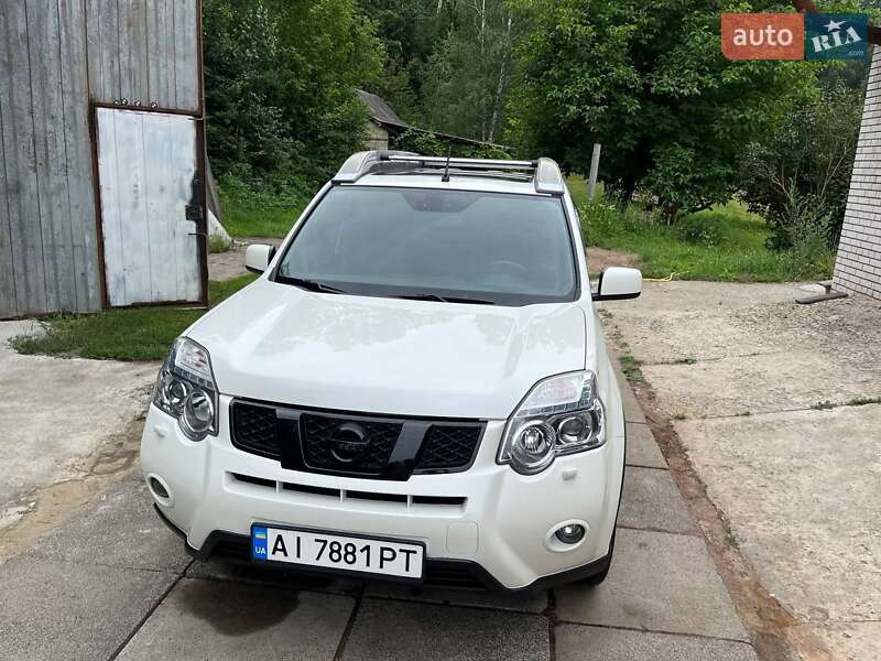 Внедорожник / Кроссовер Nissan X-Trail 2012 в Обухове