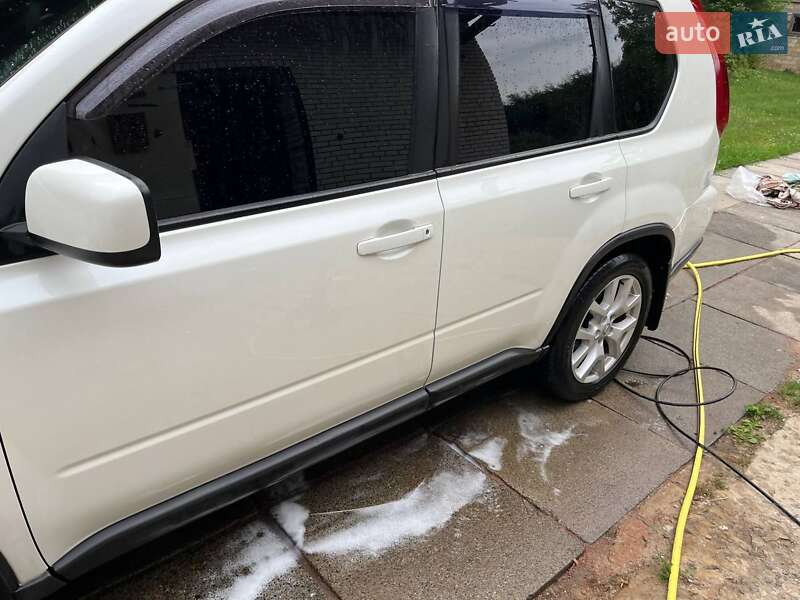 Внедорожник / Кроссовер Nissan X-Trail 2012 в Обухове