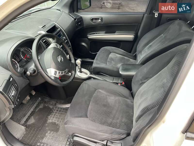 Внедорожник / Кроссовер Nissan X-Trail 2012 в Обухове