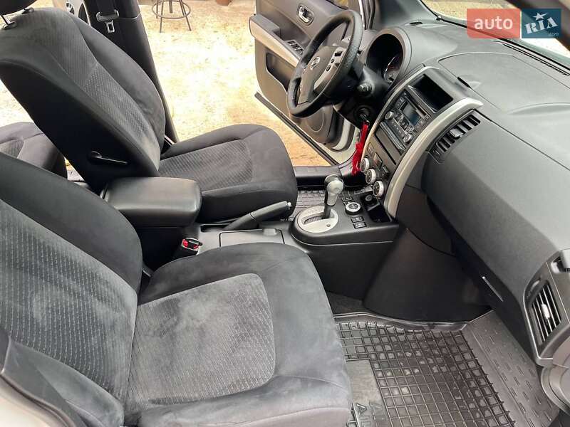 Внедорожник / Кроссовер Nissan X-Trail 2012 в Обухове