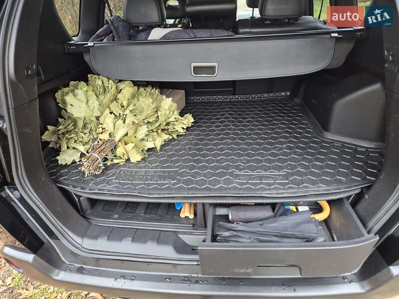 Внедорожник / Кроссовер Nissan X-Trail 2011 в Черновцах