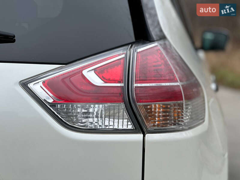 Внедорожник / Кроссовер Nissan X-Trail 2017 в Дрогобыче