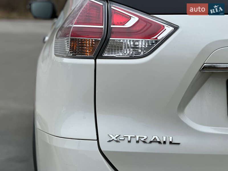 Внедорожник / Кроссовер Nissan X-Trail 2017 в Дрогобыче