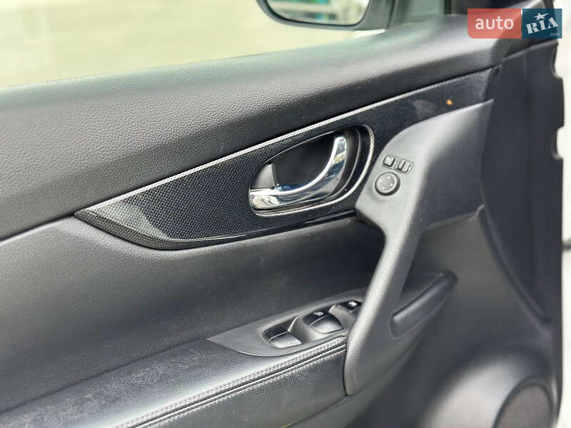 Внедорожник / Кроссовер Nissan X-Trail 2017 в Дрогобыче