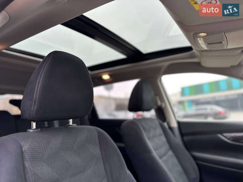 Внедорожник / Кроссовер Nissan X-Trail 2017 в Дрогобыче