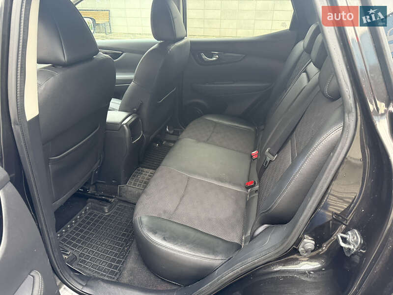 Позашляховик / Кросовер Nissan X-Trail 2015 в Старокостянтинові