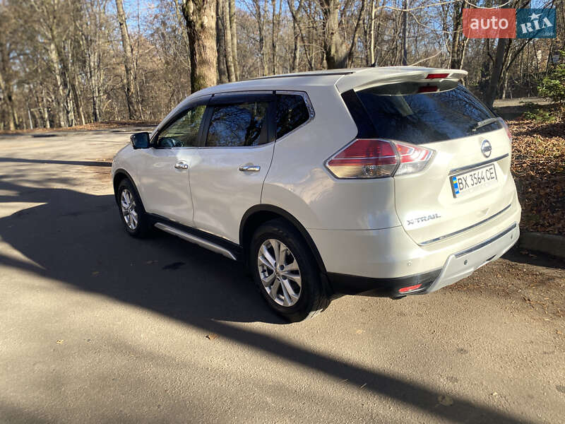 Внедорожник / Кроссовер Nissan X-Trail 2017 в Львове