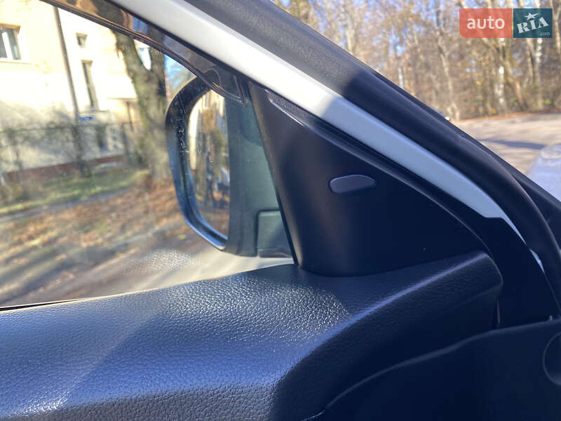 Внедорожник / Кроссовер Nissan X-Trail 2017 в Львове