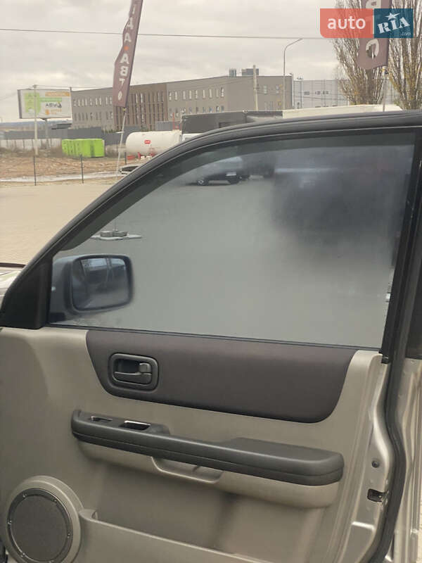 Внедорожник / Кроссовер Nissan X-Trail 2004 в Киеве
