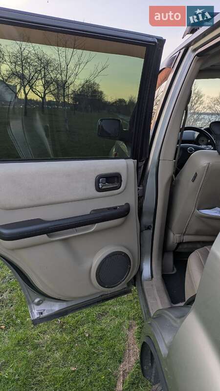 Внедорожник / Кроссовер Nissan X-Trail 2003 в Днепре