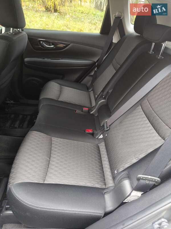 Внедорожник / Кроссовер Nissan X-Trail 2020 в Остроге