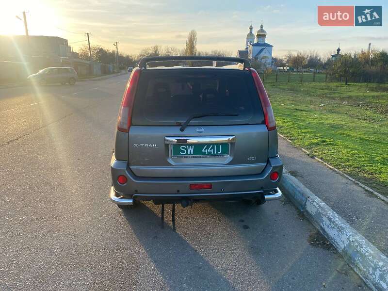 Внедорожник / Кроссовер Nissan X-Trail 2005 в Снигиревке