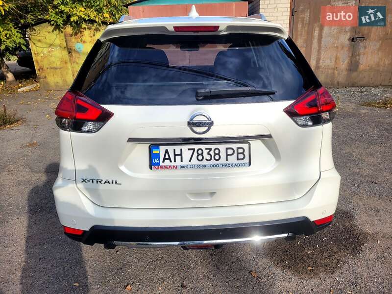 Позашляховик / Кросовер Nissan X-Trail 2017 в Слов'янську