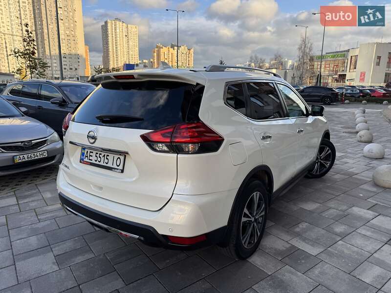 Внедорожник / Кроссовер Nissan X-Trail 2017 в Киеве