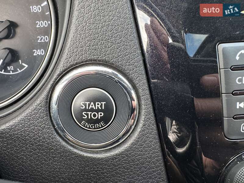 Внедорожник / Кроссовер Nissan X-Trail 2017 в Киеве