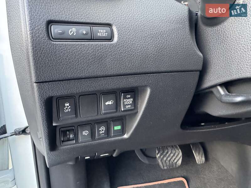 Внедорожник / Кроссовер Nissan X-Trail 2017 в Киеве