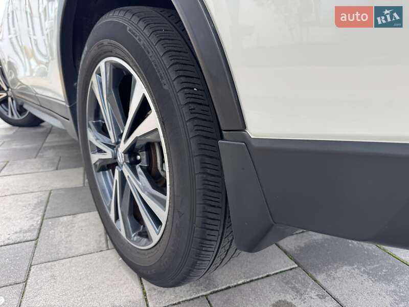 Внедорожник / Кроссовер Nissan X-Trail 2017 в Киеве