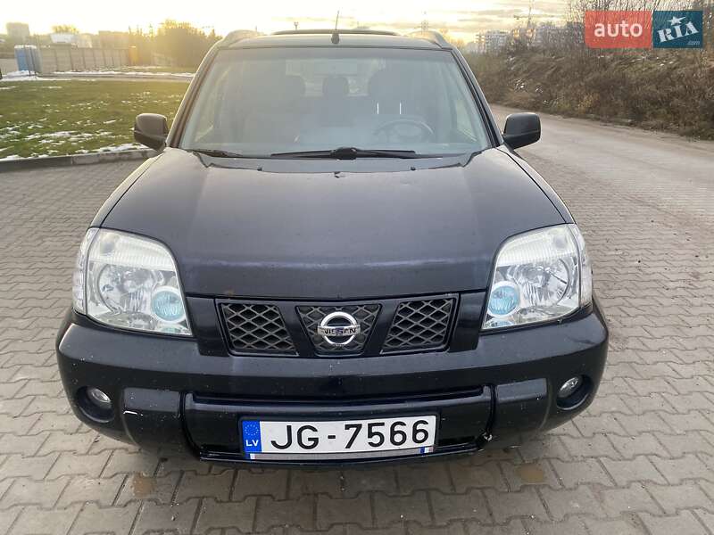 Внедорожник / Кроссовер Nissan X-Trail 2004 в Львове