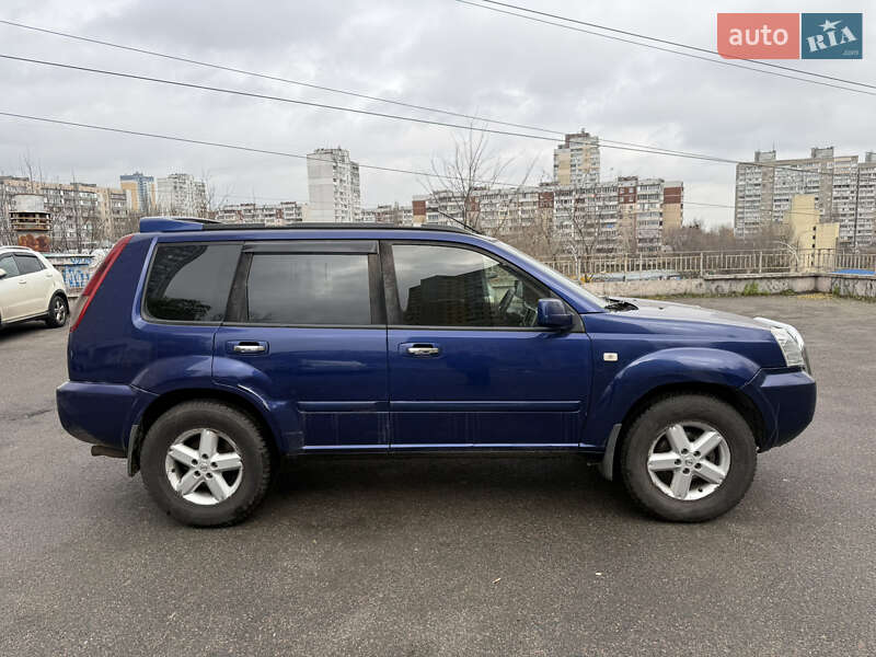 Позашляховик / Кросовер Nissan X-Trail 2004 в Києві