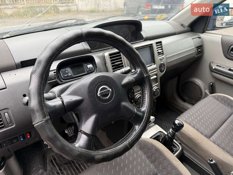 Позашляховик / Кросовер Nissan X-Trail 2004 в Києві