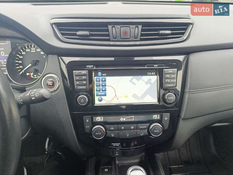 Позашляховик / Кросовер Nissan X-Trail 2017 в Черкасах