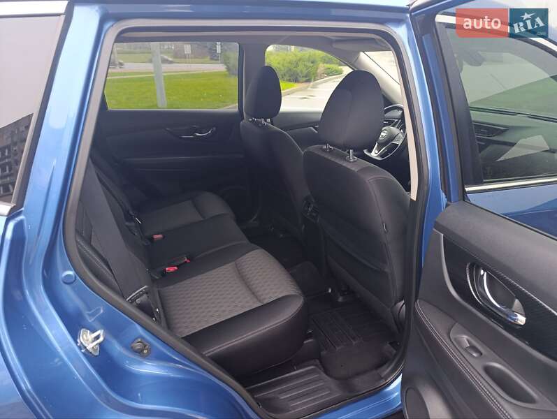 Позашляховик / Кросовер Nissan X-Trail 2017 в Черкасах