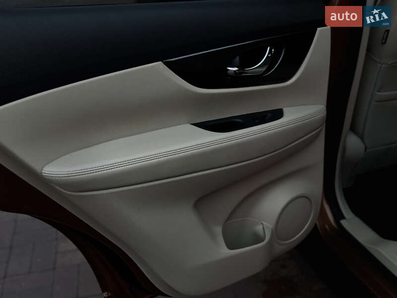 Внедорожник / Кроссовер Nissan X-Trail 2015 в Ровно