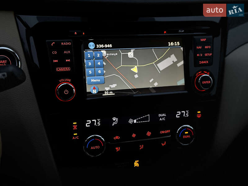 Внедорожник / Кроссовер Nissan X-Trail 2015 в Ровно