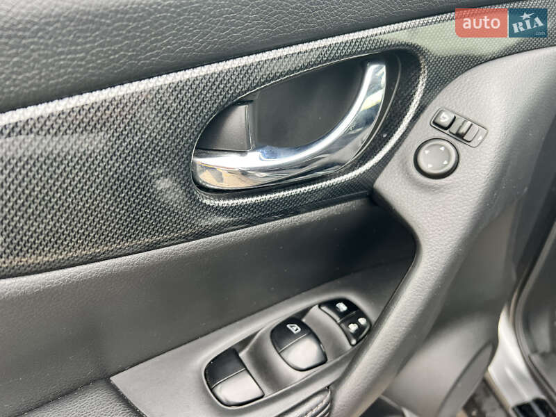 Внедорожник / Кроссовер Nissan X-Trail 2014 в Николаеве