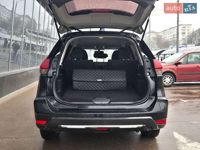 Внедорожник / Кроссовер Nissan X-Trail 2019 в Киеве
