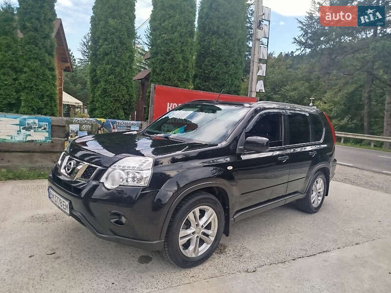 Внедорожник / Кроссовер Nissan X-Trail 2013 в Сумах